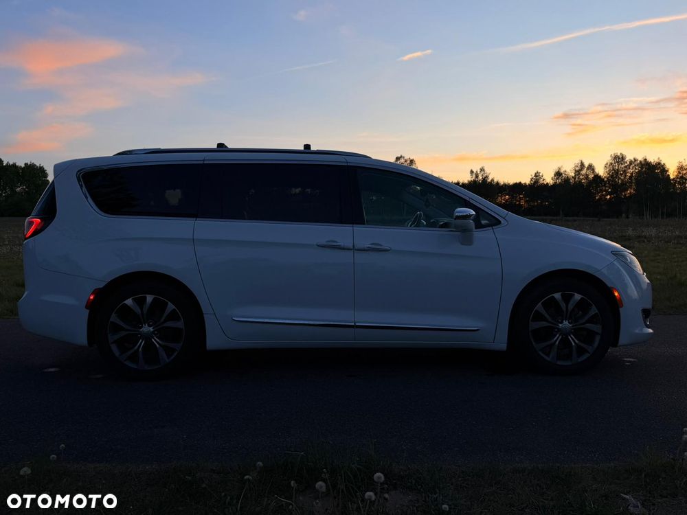 Chrysler Pacifica - 14