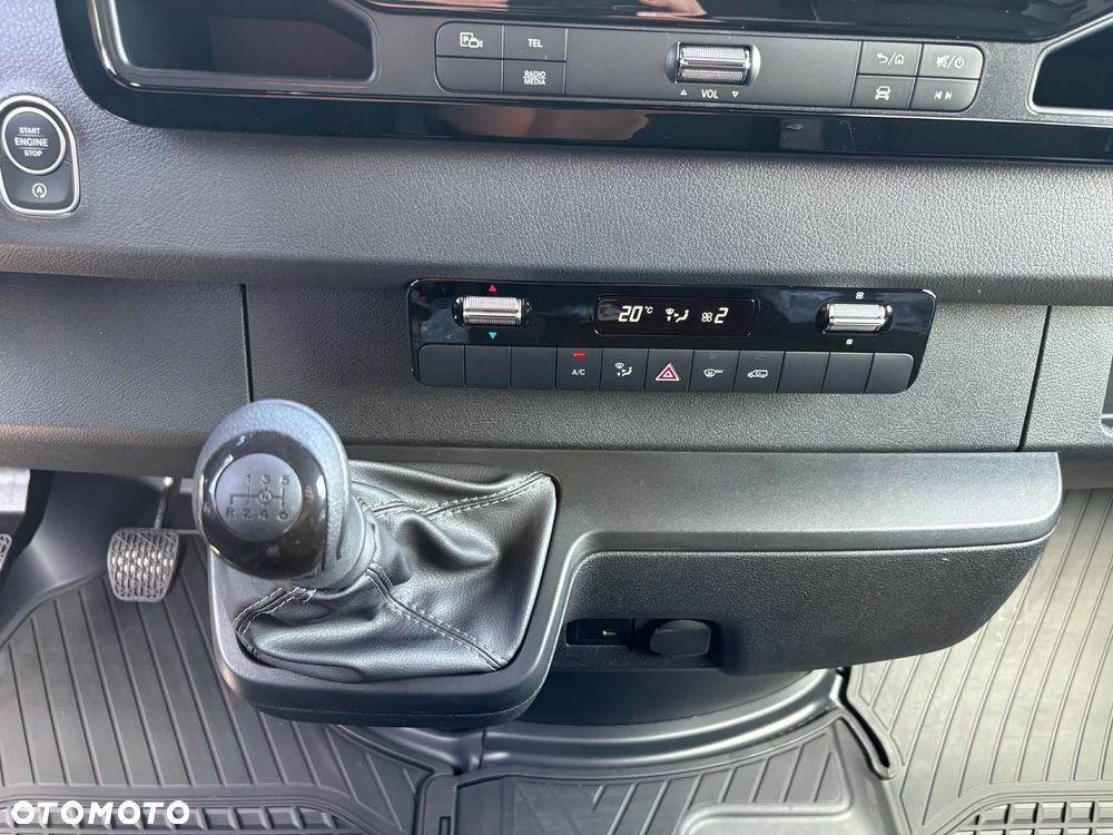 Mercedes-Benz Sprinter - 16