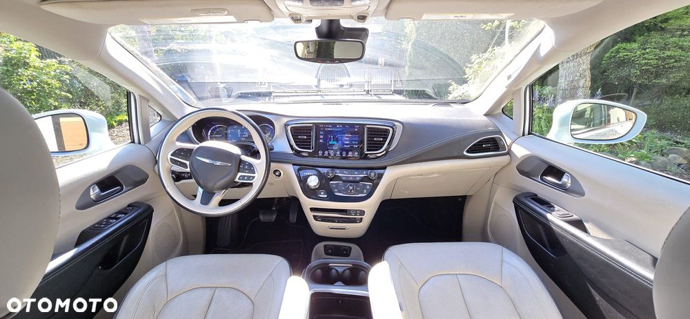 Chrysler Pacifica - 7