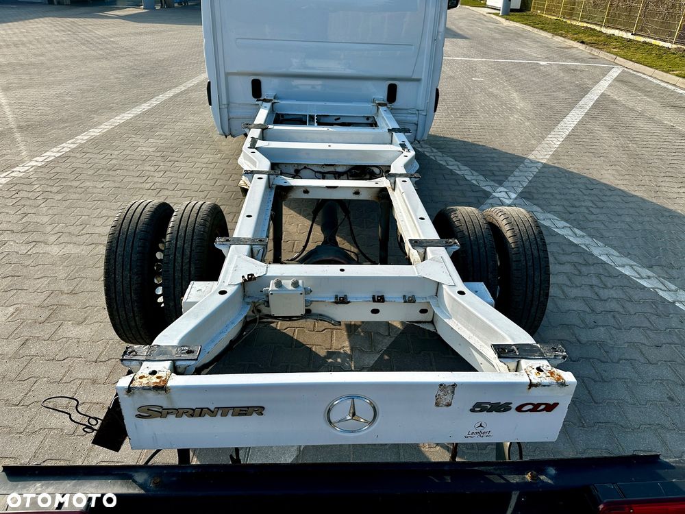 Mercedes-Benz Sprinter - 12