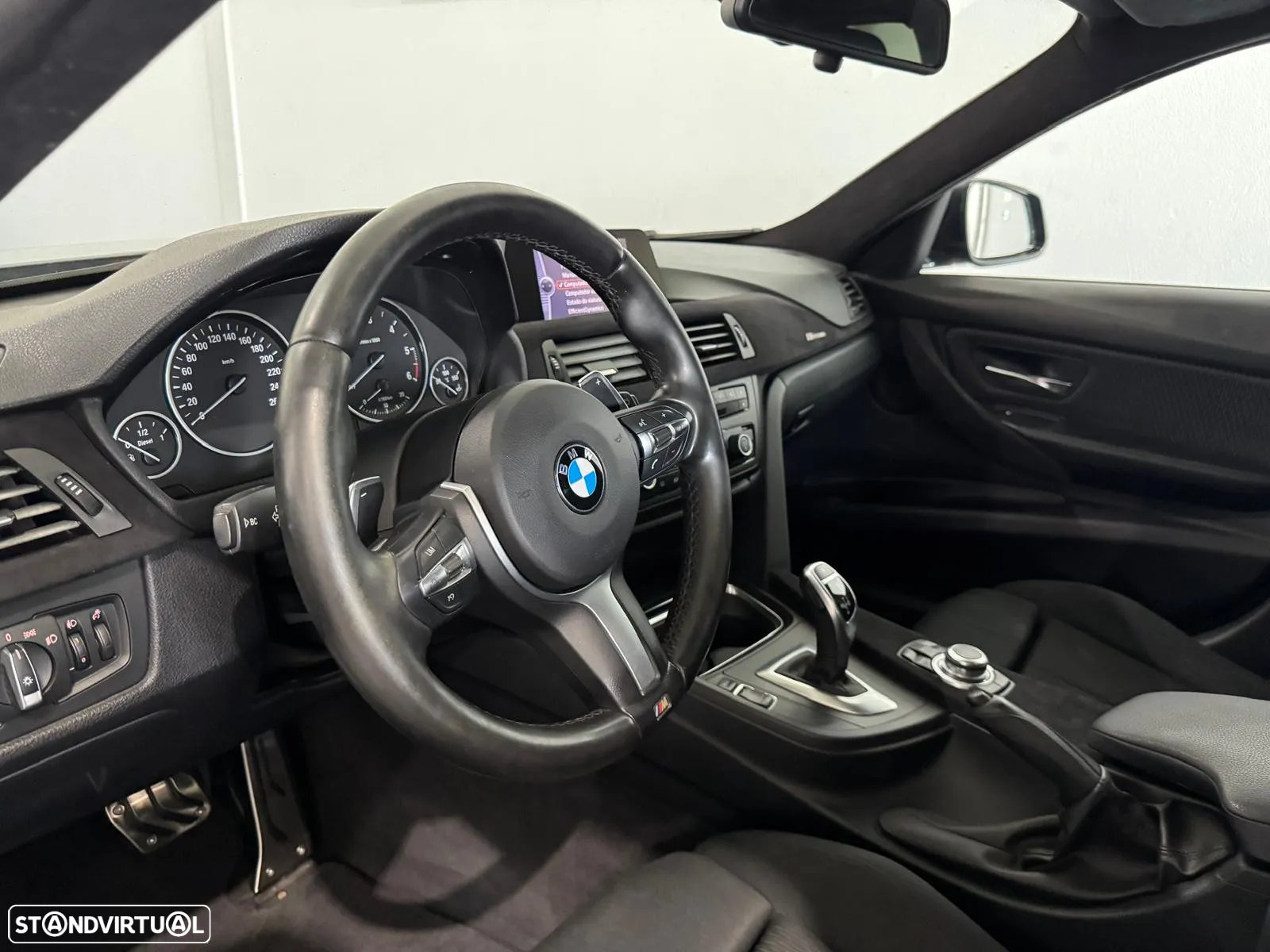 BMW 320 d EfficientDynamics Auto - 12