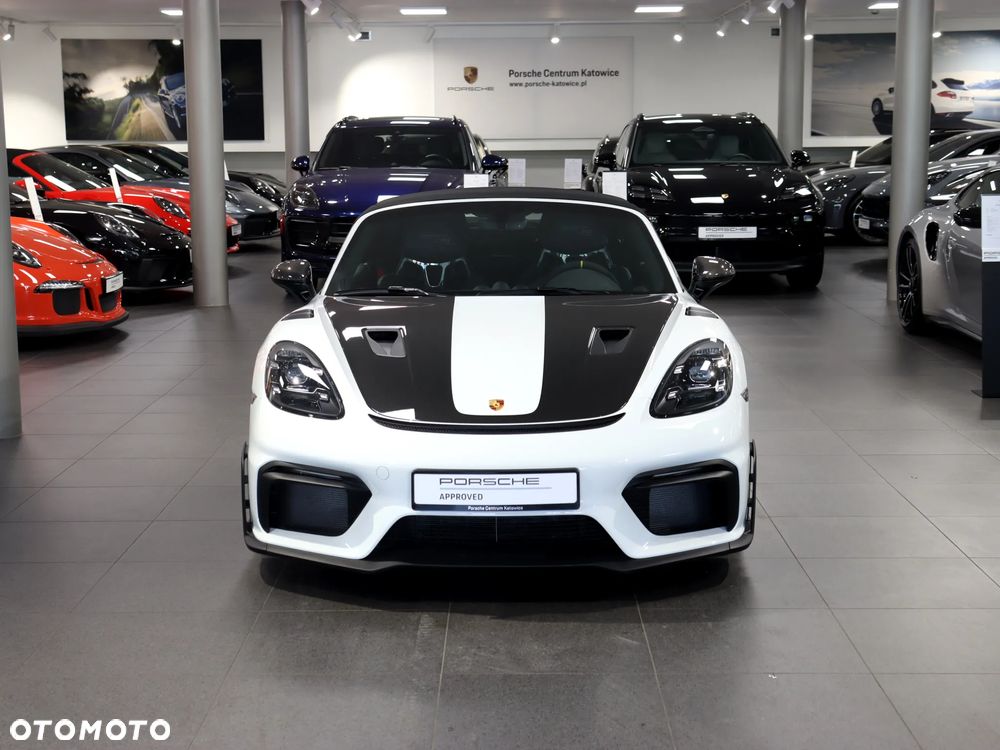 Porsche 718 Spyder - 8