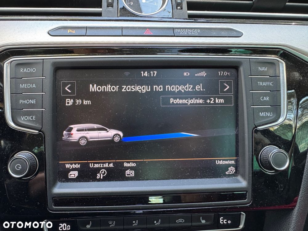 Volkswagen Passat - 25