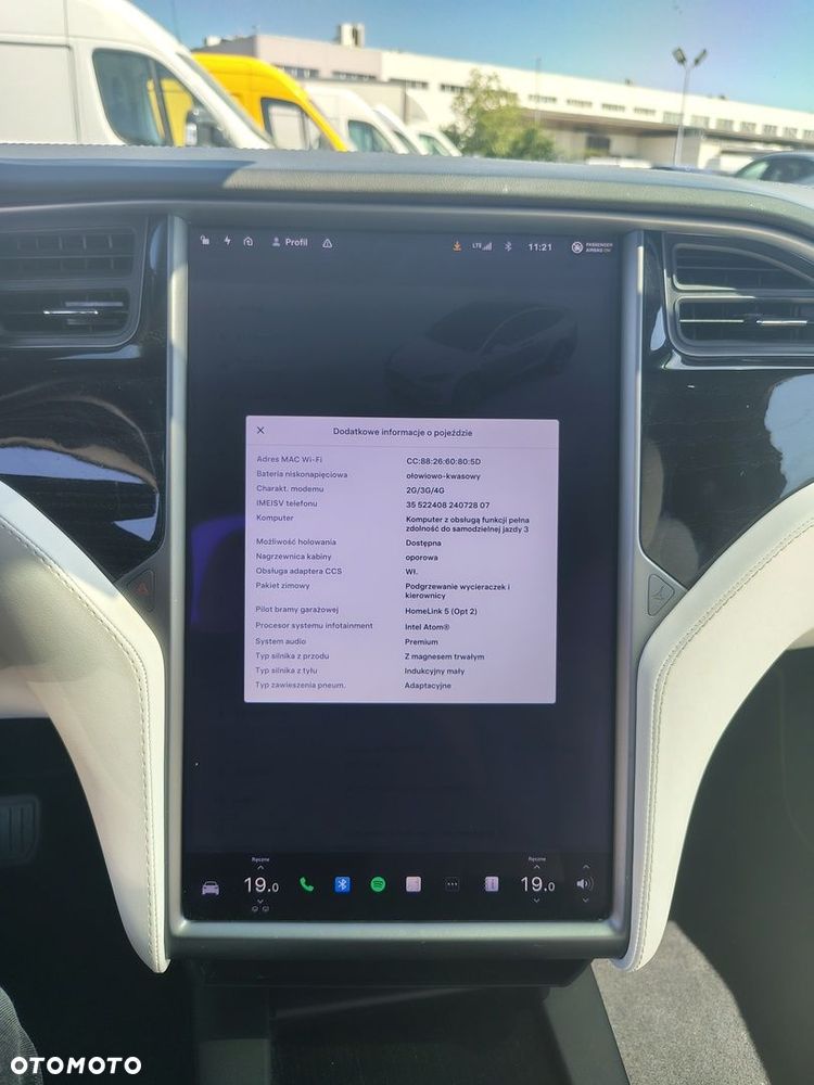 Tesla Model X - 27