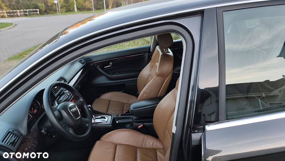 Audi A4 Limousine - 9