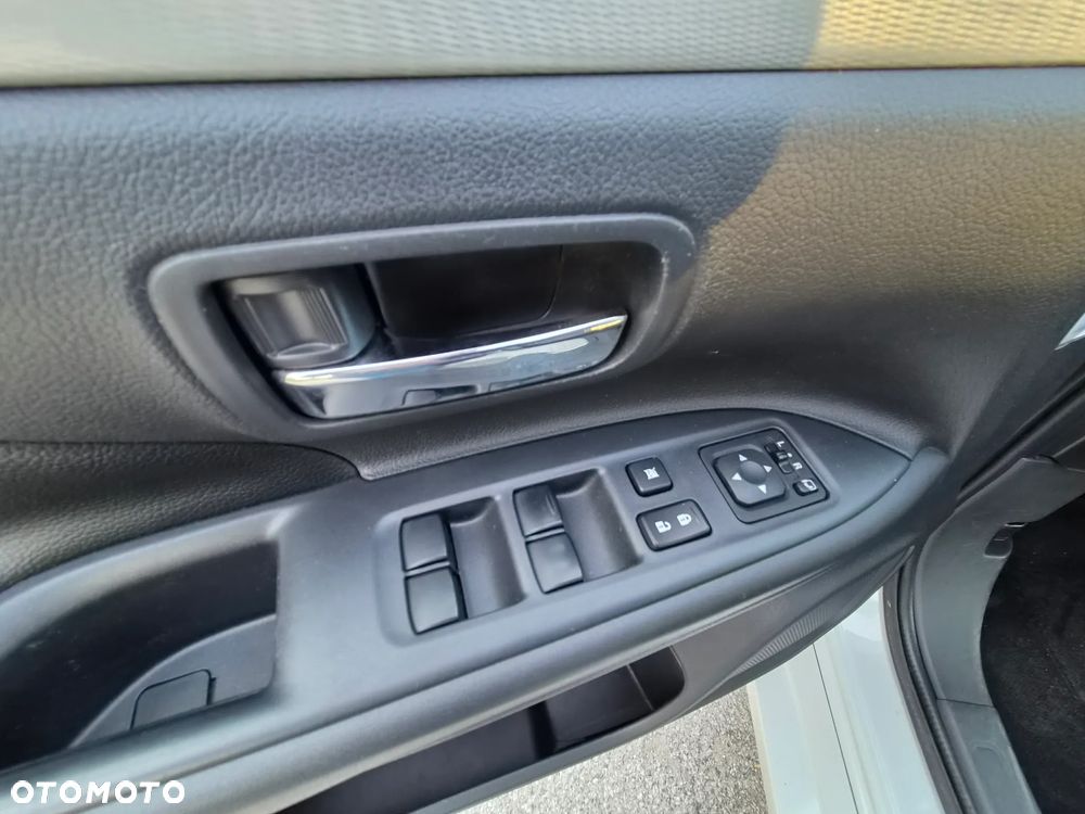 Mitsubishi Outlander - 20