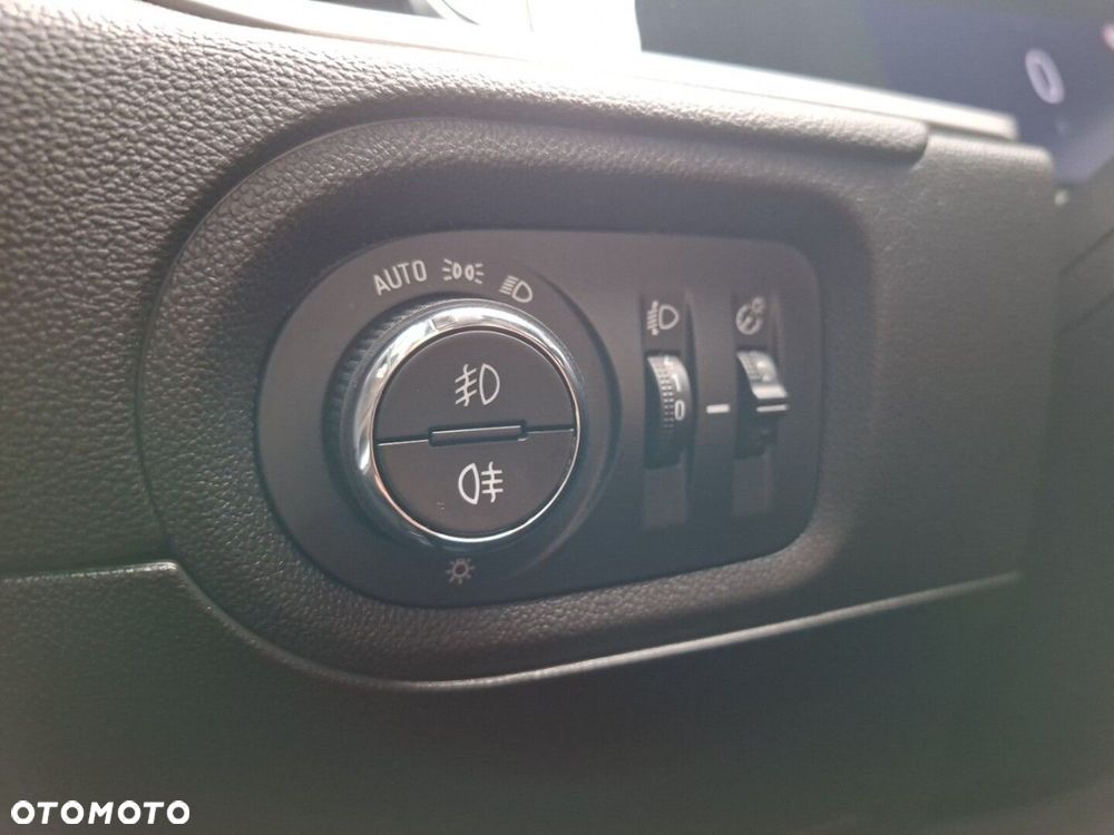 Opel Grandland 1.2 T Business Edition S&S - 18