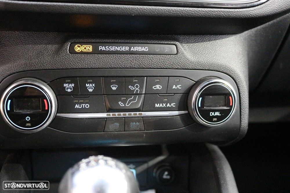 Ford Focus 1.0 EcoBoost S&S ST-LINE - 36