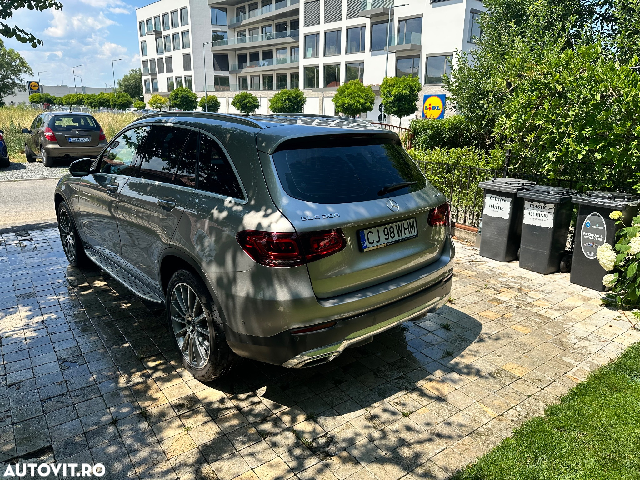 Mercedes-Benz GLC 300 4MATIC - 4