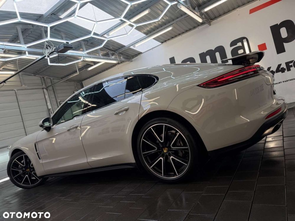 Porsche Panamera - 12