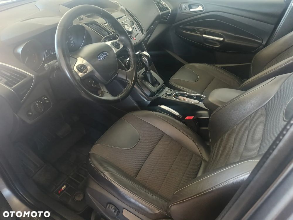 Ford Kuga 2.0 TDCi 4x4 Titanium - 22