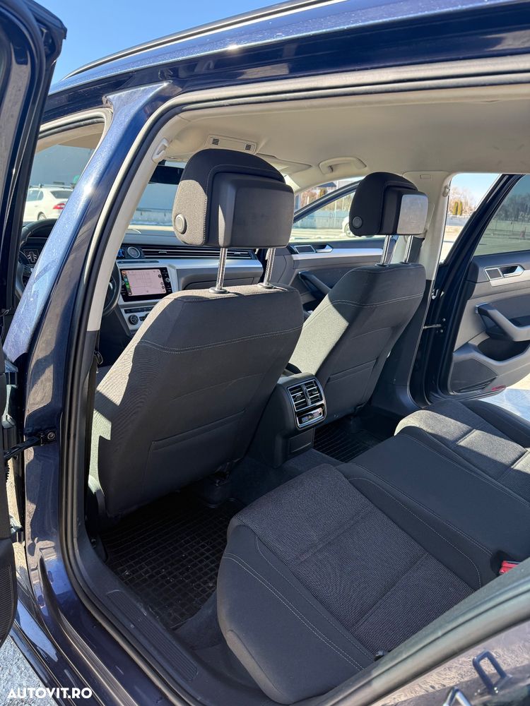 Volkswagen Passat 2.0 TDI DSG Comfortline - 11