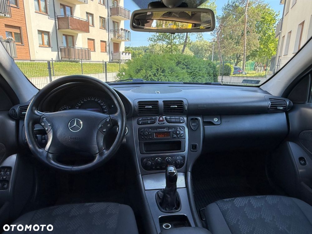 Mercedes-Benz Klasa C 180 T Kompressor Avantgarde - 19