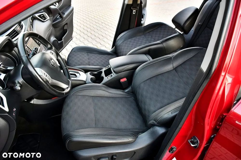 Nissan Qashqai 1.2 DIG-T Tekna Xtronic - 32