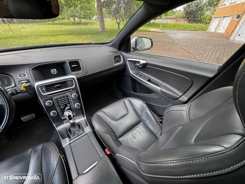 Volvo V60 D6 Twin Engine Geartronic RDesign - 13