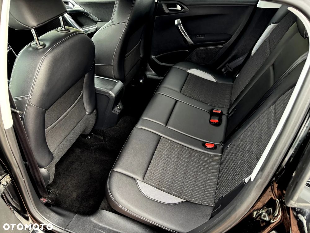 Peugeot 2008 120 VTI Allure - 16