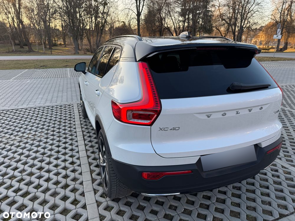 Volvo XC 40 T5 AWD R-Design - 12