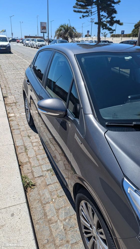 Peugeot 208 1.2 PureTech Signature - 4