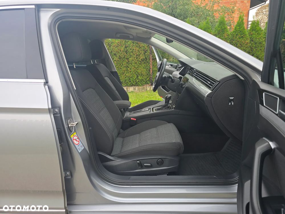 Volkswagen Passat - 15