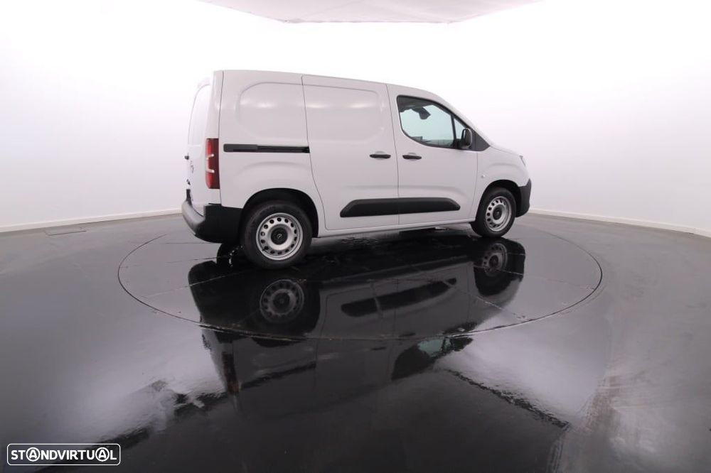 Opel combo Cargo L1H1 E15DT MT6 100cv 3Lug. / Cam. Traseira - 9