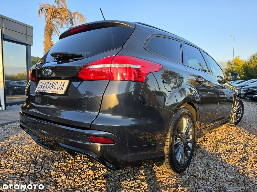 Ford Focus 1.5 EcoBlue Start-Stopp-System ST-LINE - 24