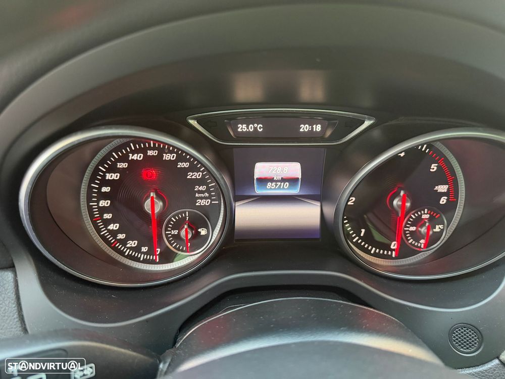 Mercedes-Benz CLA 180 d Shooting Brake Urban - 12