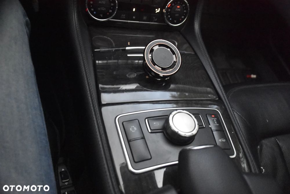 Mercedes-Benz CLS - 16