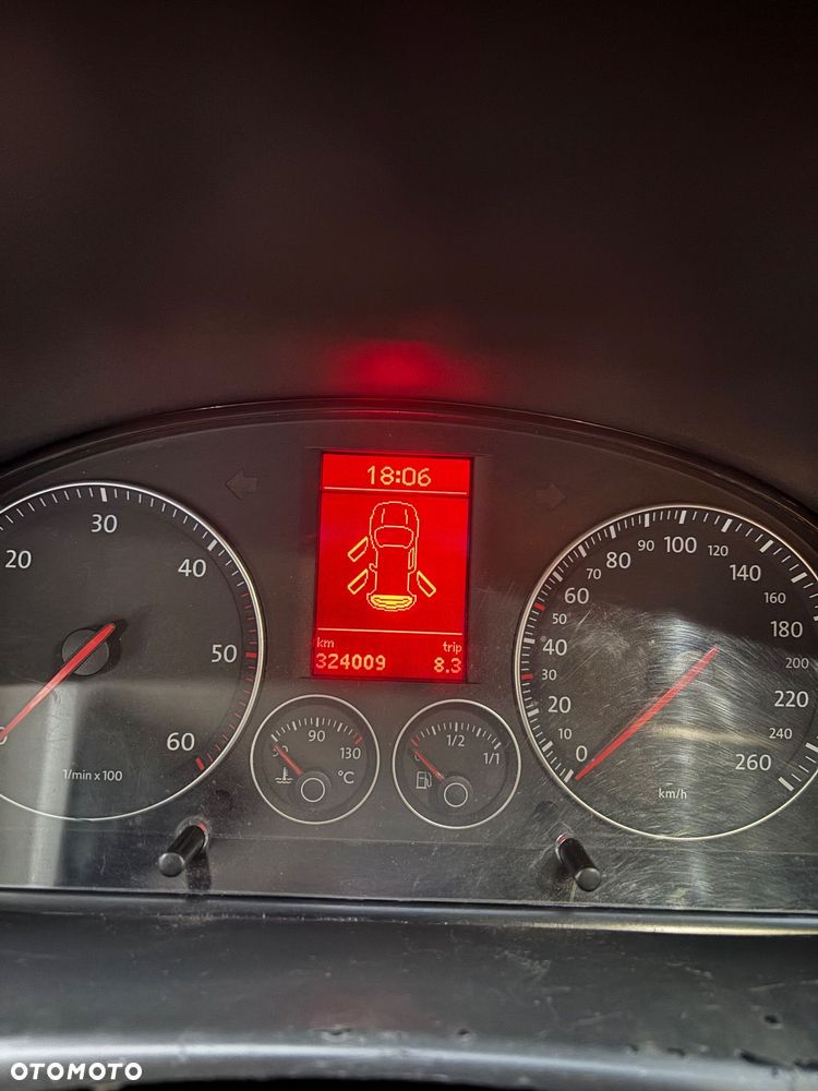 Volkswagen Touran 1.9 TDI Highline - 15