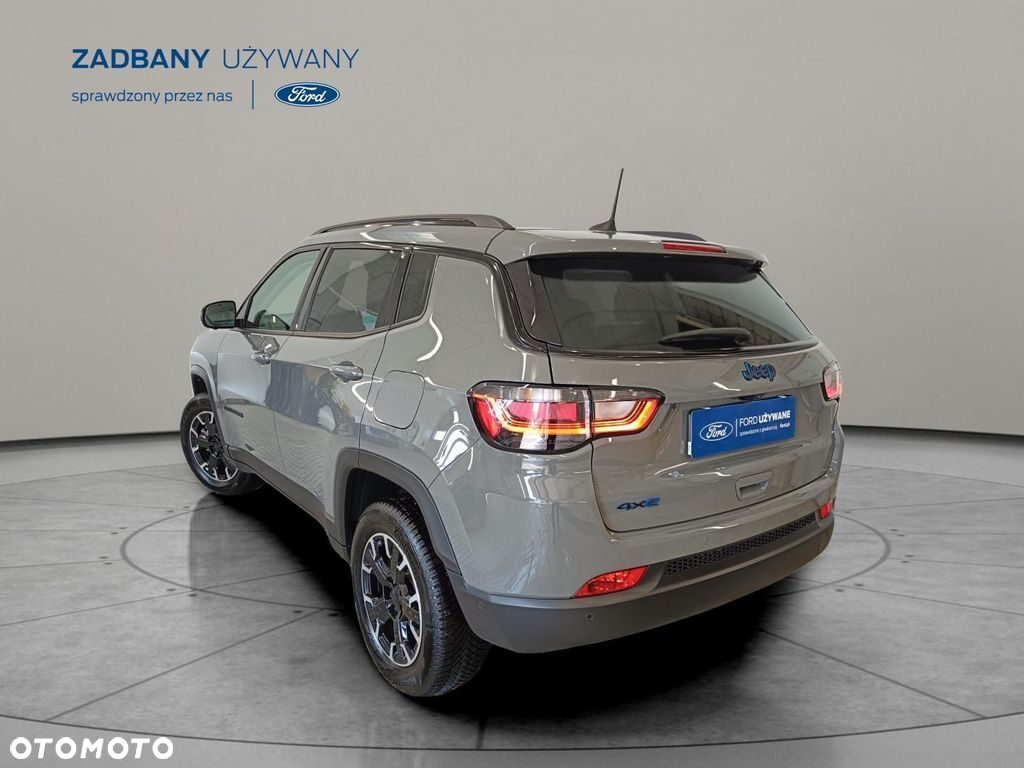 Jeep Compass - 4