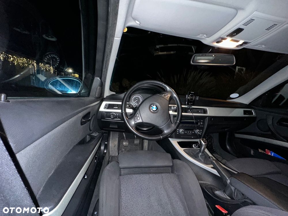 BMW Seria 3 320d - 12