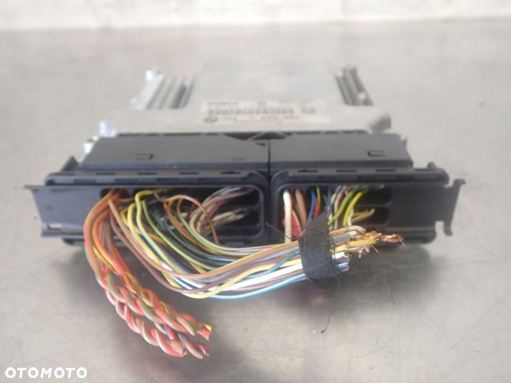 KOMPUTER SILNIKA BMW E87 118D 7809001 - 2