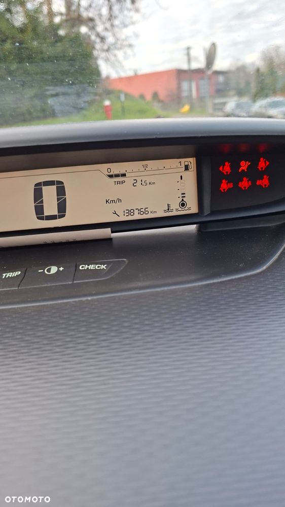 Citroën C4 1.4 16V SX - 7