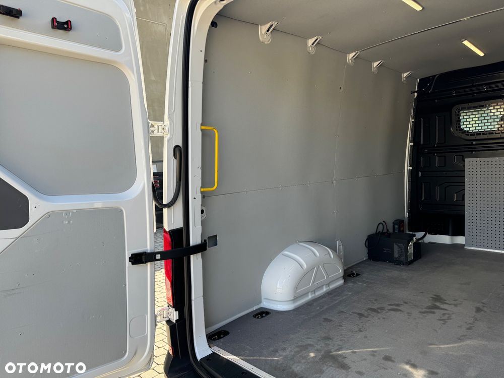 Volkswagen Crafter - 13