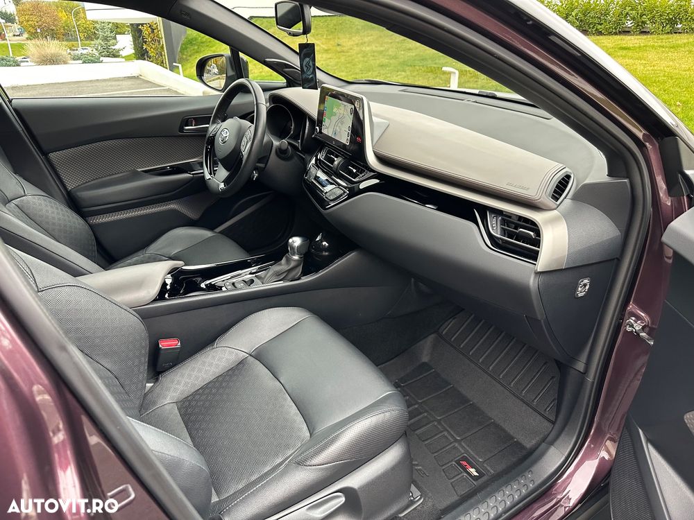 Toyota C-HR 2.0 HSD 184 CP 4x2 CVT Classy Bi-Tone - 10
