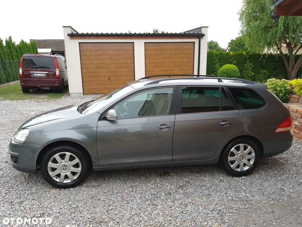 Volkswagen Golf - 6
