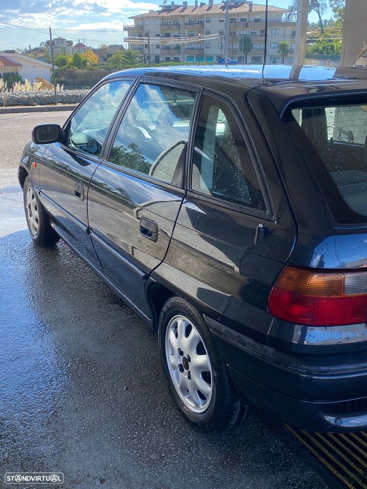Opel Astra - 2