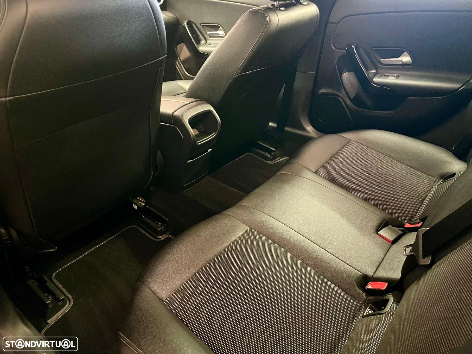 Mercedes-Benz CLA 180 Progressive - 28