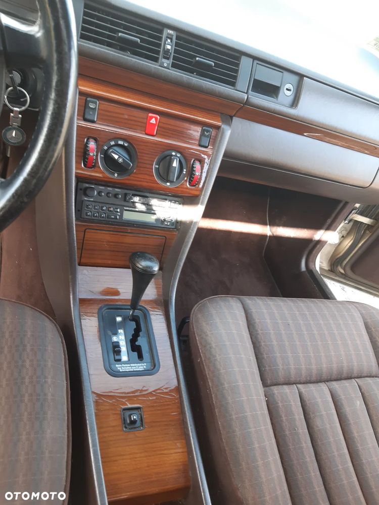 Mercedes-Benz W124 (1984-1993) - 8