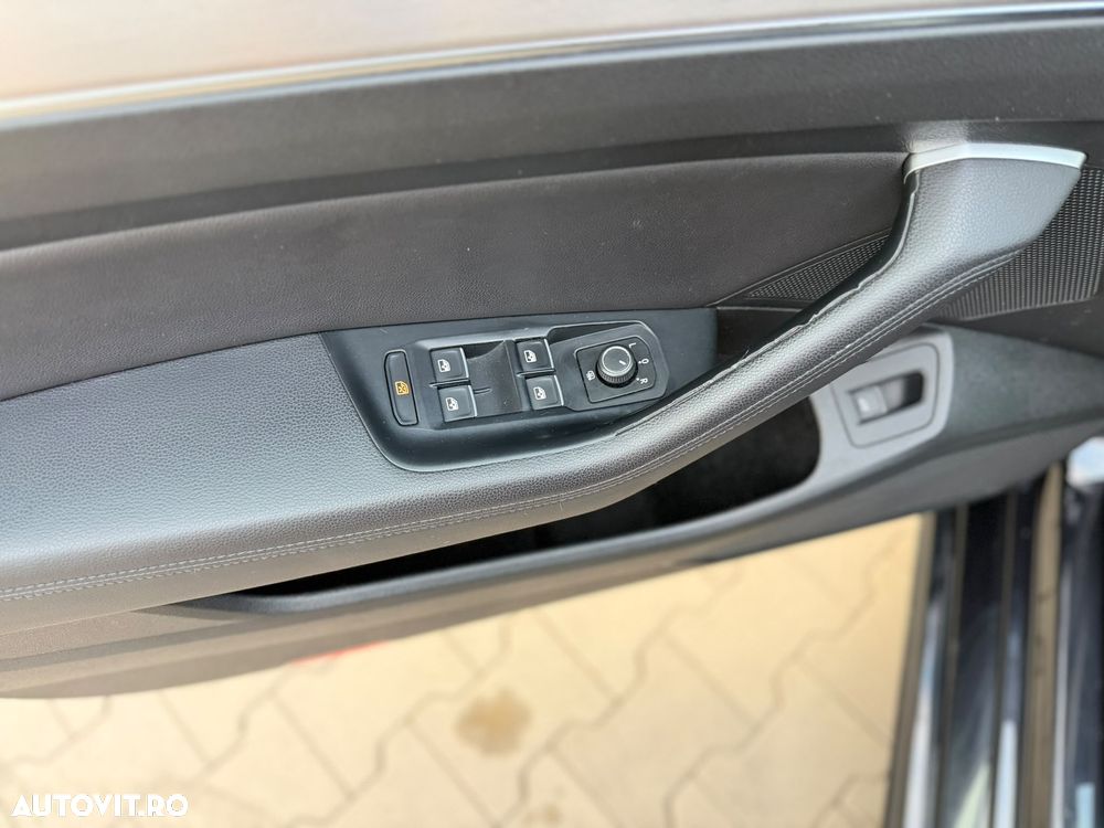 Volkswagen Passat 1.6 TDI SCR DSG Business - 15