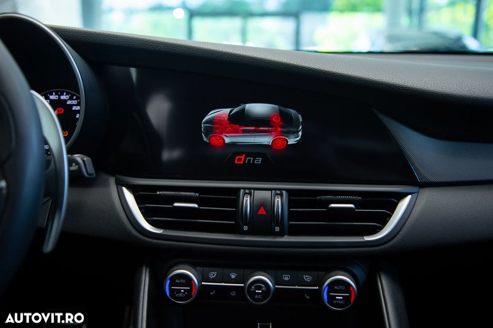 Alfa Romeo Giulia 2.0 Turbo AWD AT8 Veloce - 26