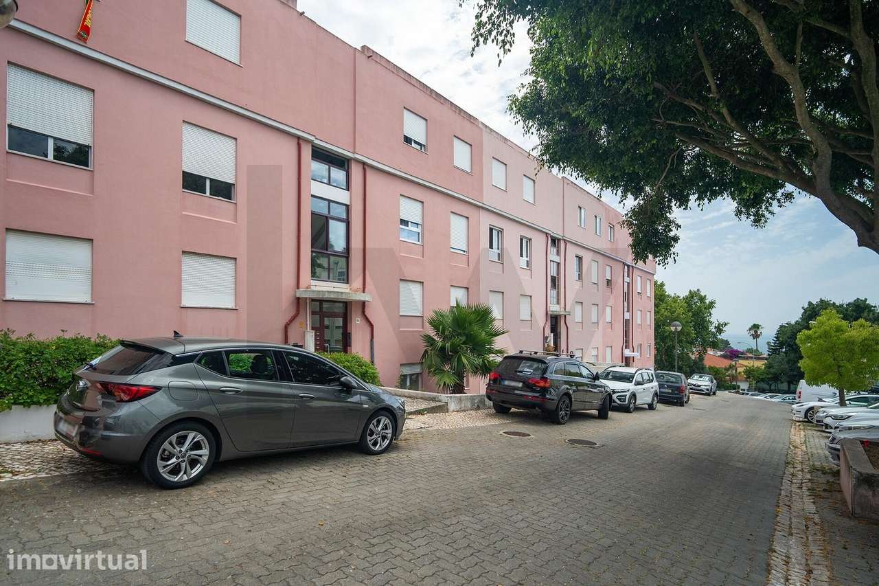 Apartamento T2 em Paço de Arcos: Conforto Exclusivo com Pátio Privativ - Grande imagem: 2/29