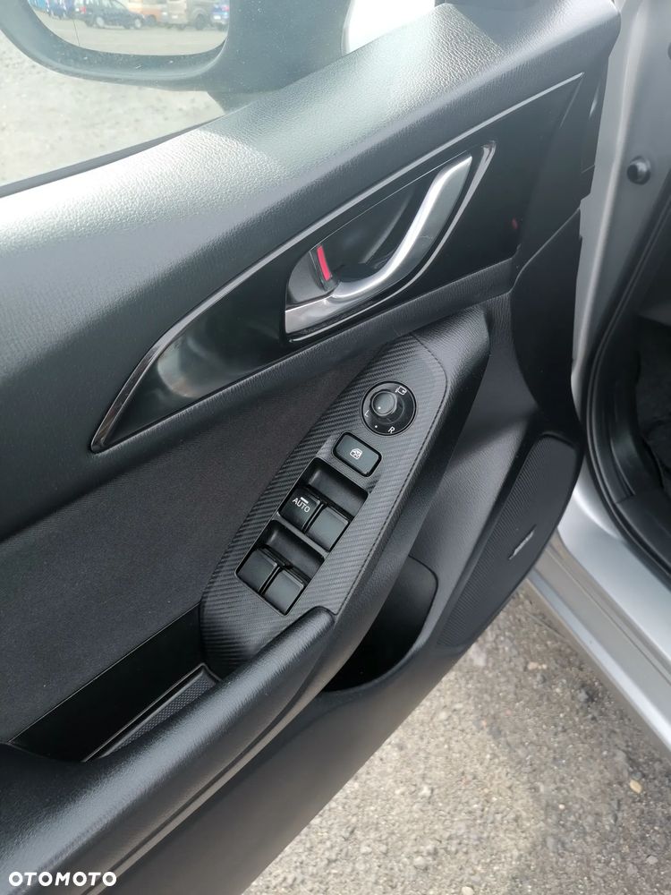 Mazda 3 - 11