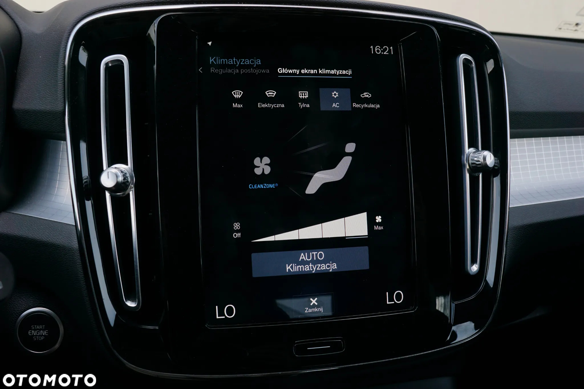 Volvo XC 40 T3 Momentum - 29
