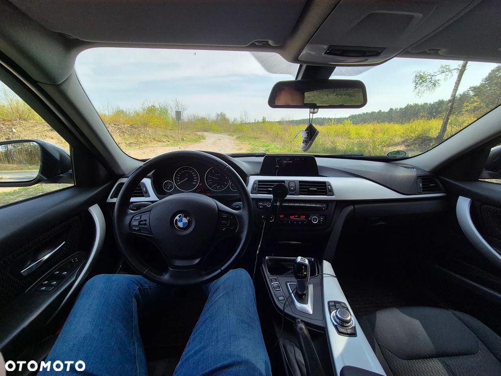 BMW Seria 3 318d - 14