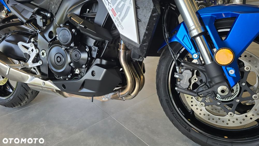 Suzuki GSX - 25