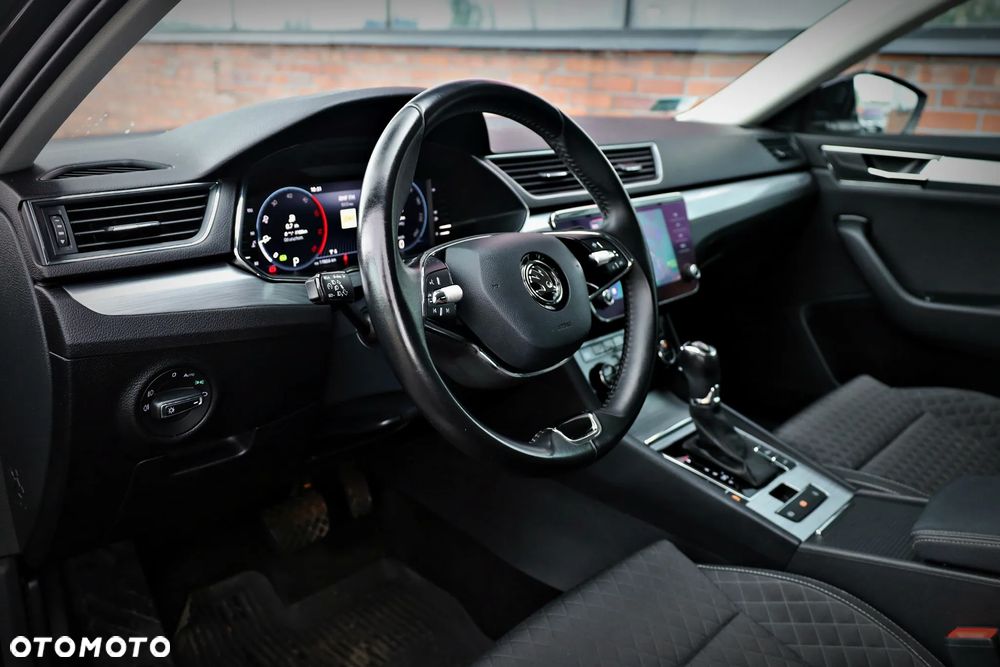 Skoda Superb 2.0 TDI SCR Ambition DSG - 22