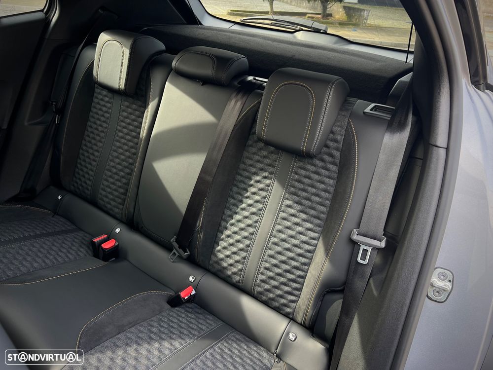 Peugeot e-2008 Allure Pack - 18