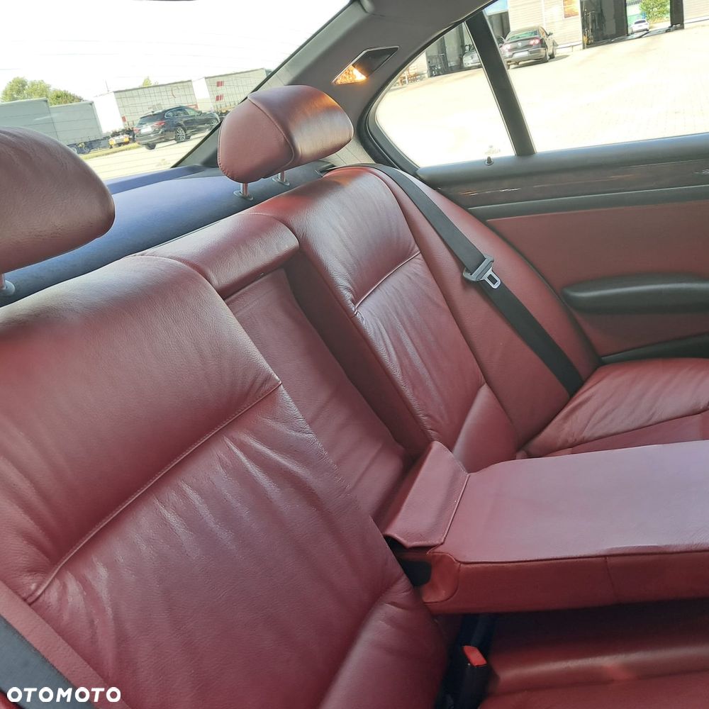 BMW Seria 3 325xi Edition Exclusive - 12