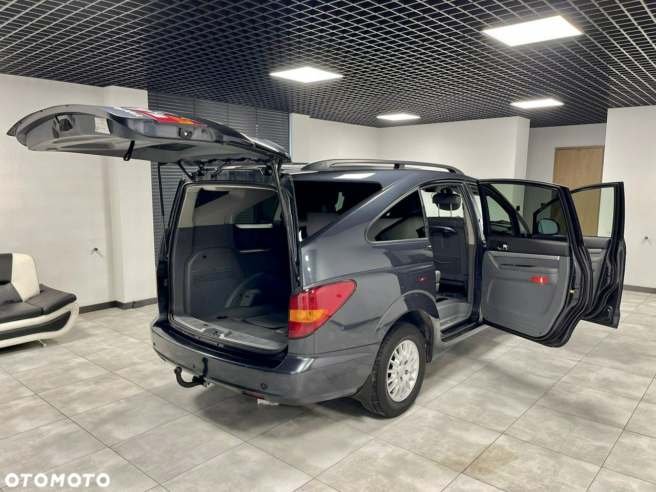 SsangYong/KGM Rodius RD 270 2WD Automatik Xdi s - 24