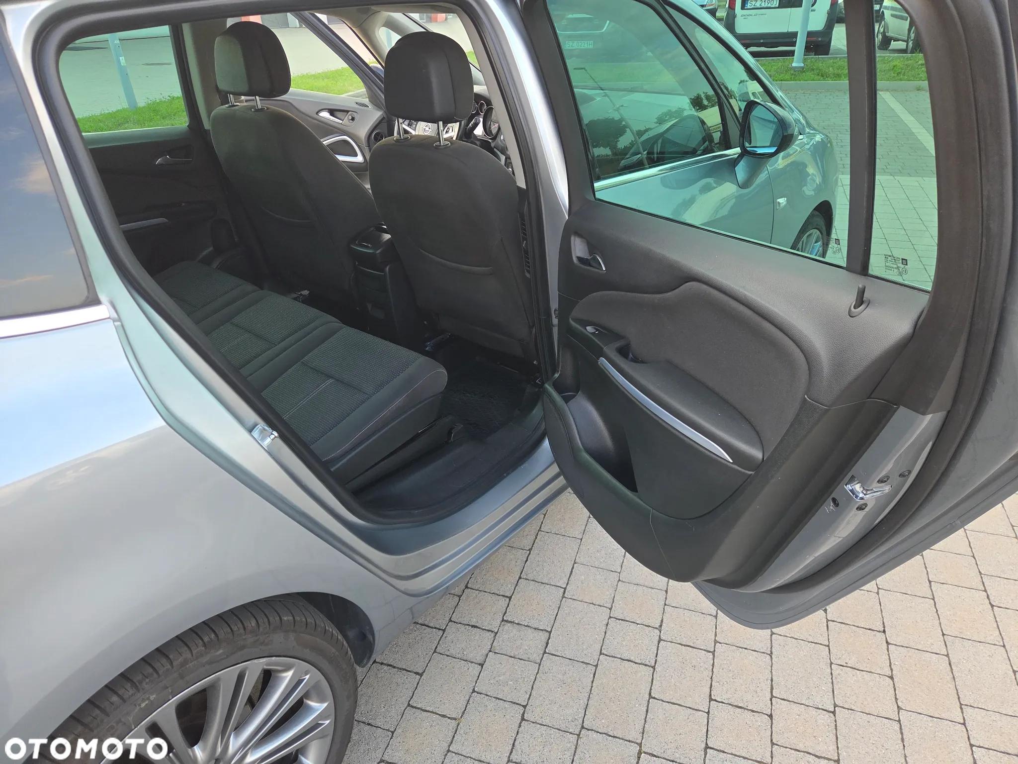 Opel Zafira 1.4 T Cosmo EcoFLEX S&S EU6 - 13